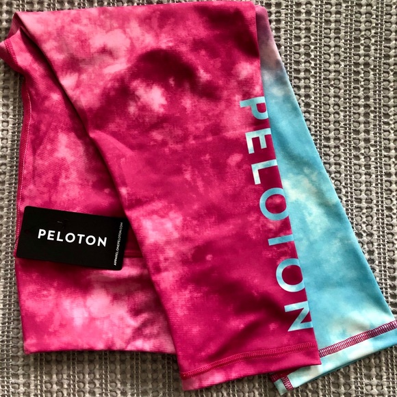 SOLD Peloton Capris. NWT. Size L. - Picture 1 of 1
